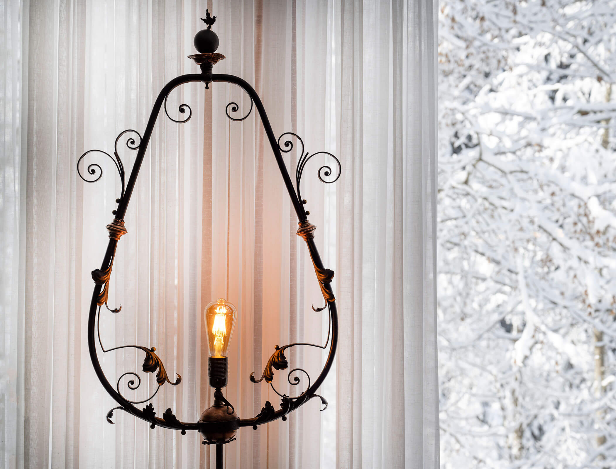 Lampada da terra con decorazioni - Bad Ratzes
